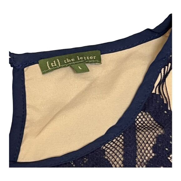 {tl} The Letter Top Women’s L Blue Crop Lace Mesh Abstract Romantic Short Sleeve - Picture 4 of 14